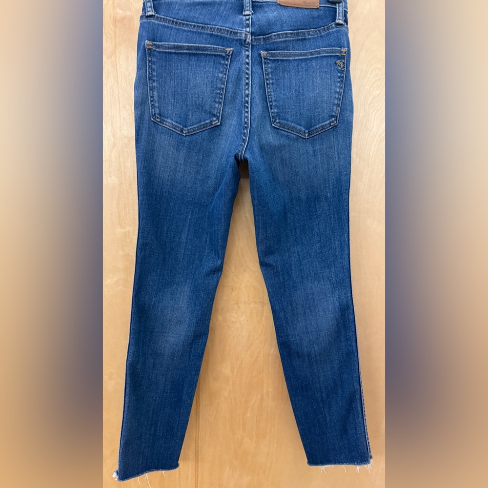 Madewell 10” High Rise Skinny Crop - Picture 9 of 16